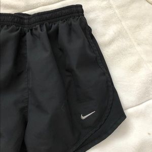 nike black shorts